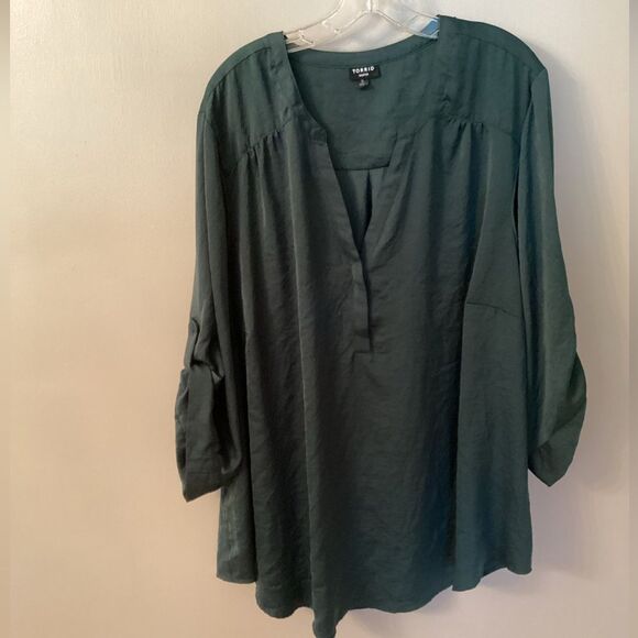 TORRID SIZE 5 HARPER SATIN PULLOVER 3/4 SLEEVE BLOUSE GREEN - Picture 5 of 10
